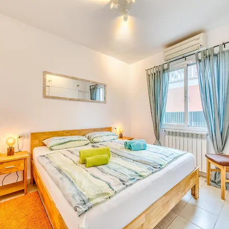 Pet-friendly Near *
